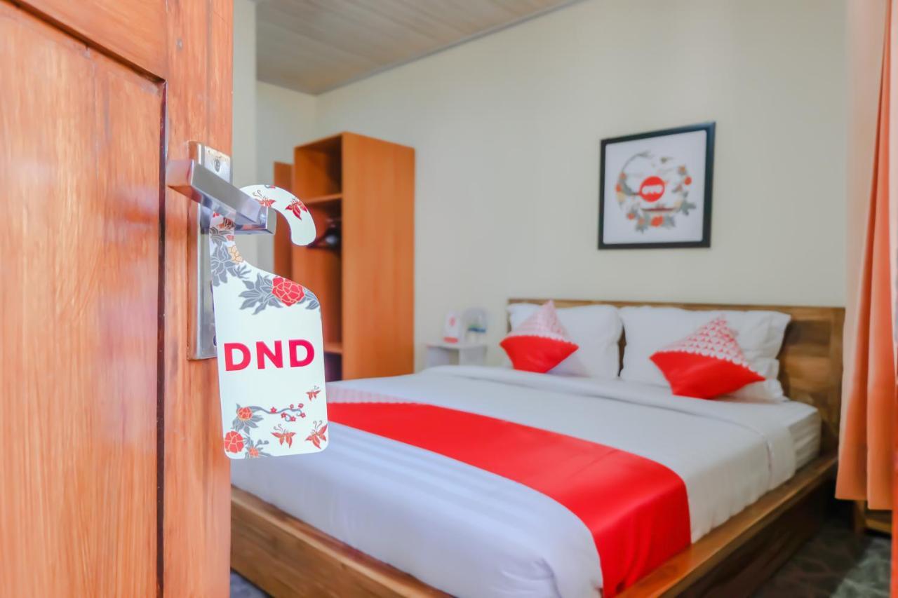 Oyo 1175 Oemah Djowo Resort Magetan Kültér fotó